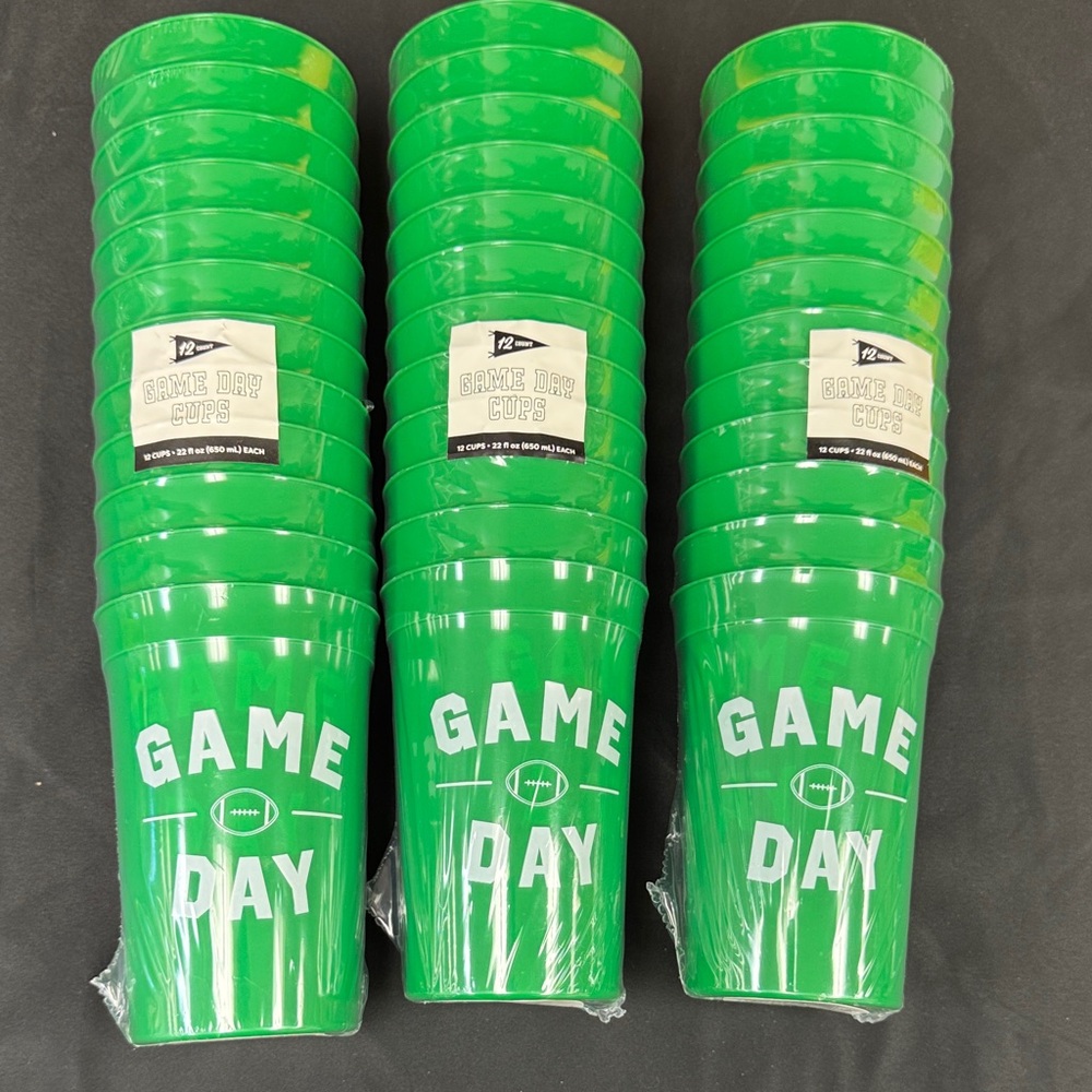 36 count Green Game Day plastic Cups bundle all new 22 fluid ounces each green